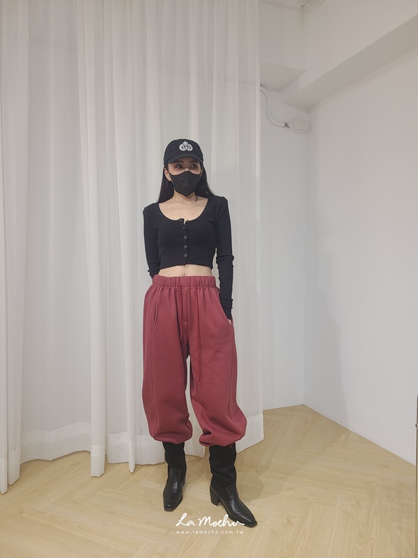 激瘦爆性感坑條上衣